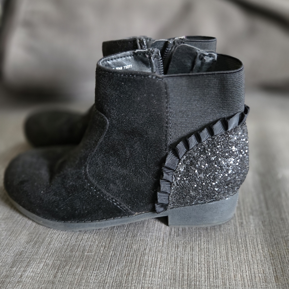 Girls' Black Glitter Accent Ankle Boots - Kids Shoes